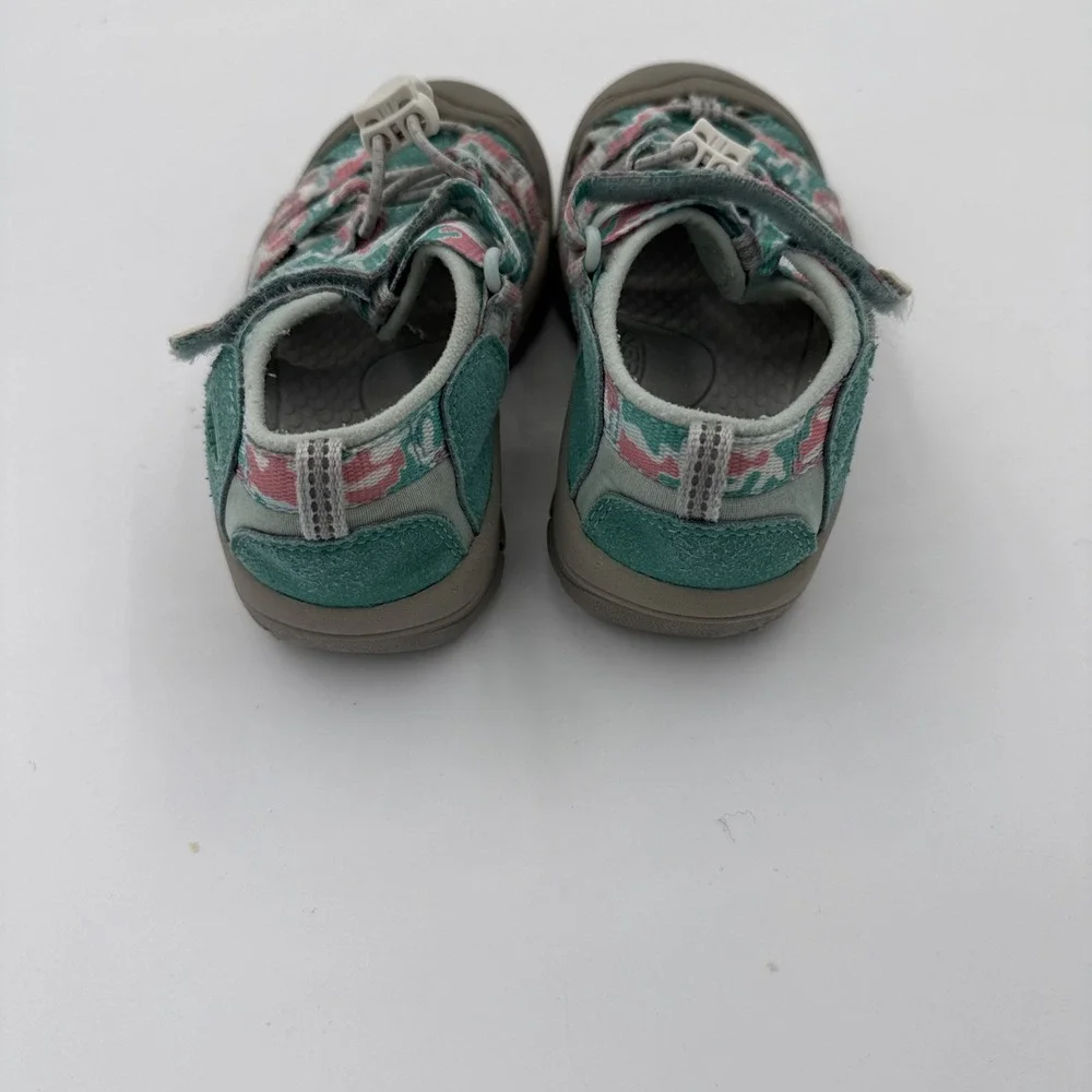 KEEN Kids Newport H2 Camo Pink Icing  Water Sandals Size 11 US